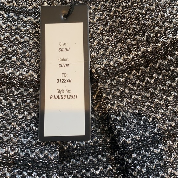 Romeo + Juliet Couture Metallic Silver Stretchy Mini Skirt - Picture 4 of 8